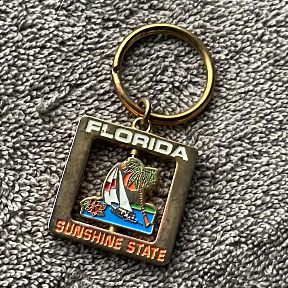 Vintage Florida Sunshine State Keychain with Sailboat Design